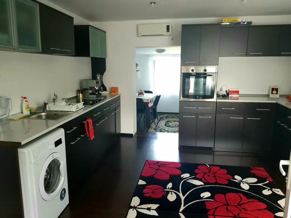 Vând casa cu teren 1550 mp