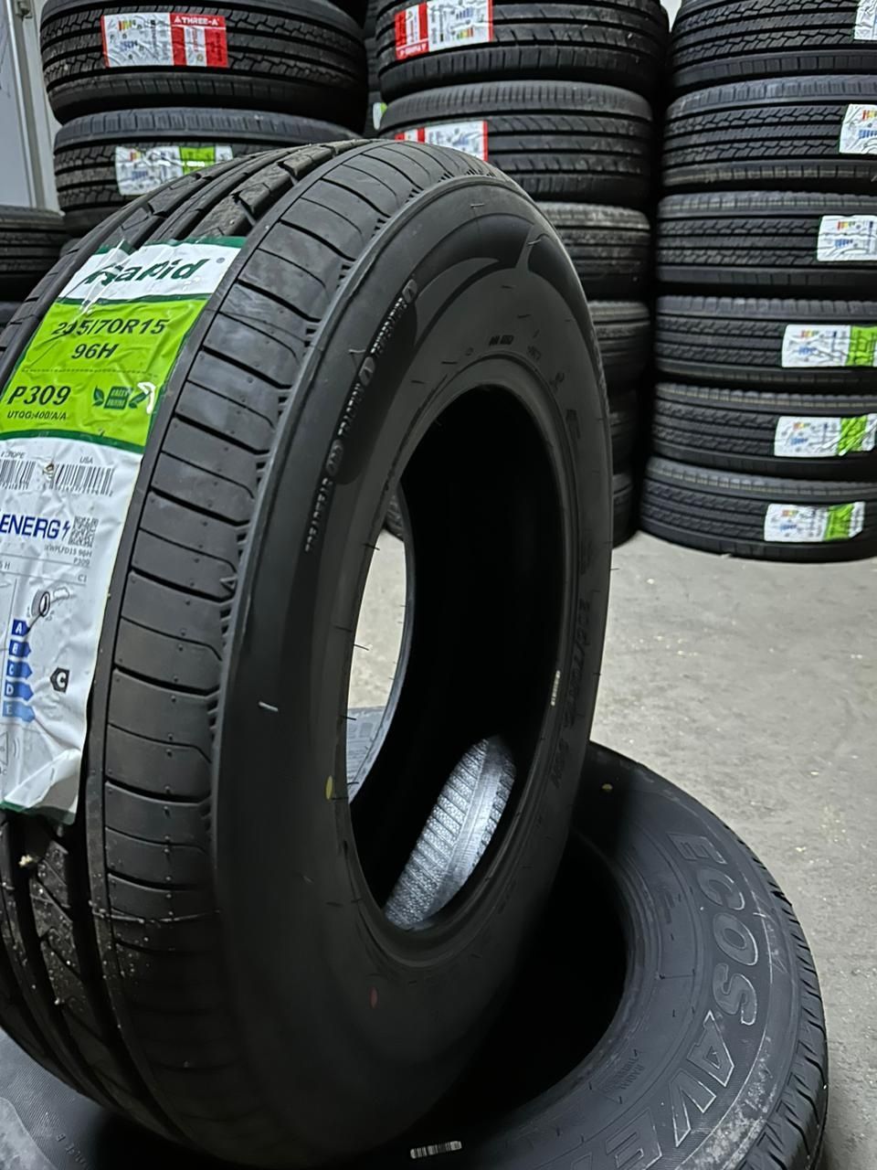 Rapid 205/70R15 P309