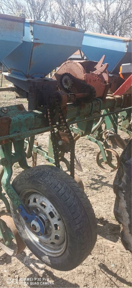 Vand cultivator cu fertilizare