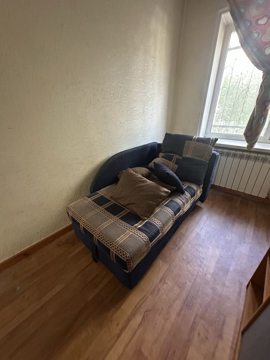 Срочно продам диван