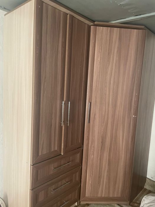 Продам шкаф угловой
