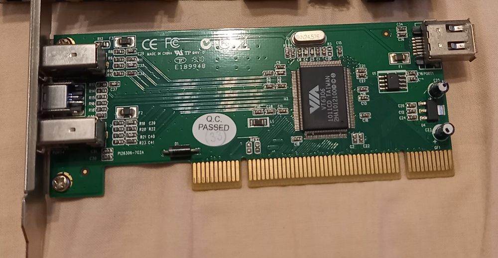 Placa firewire cu conexiune PcI