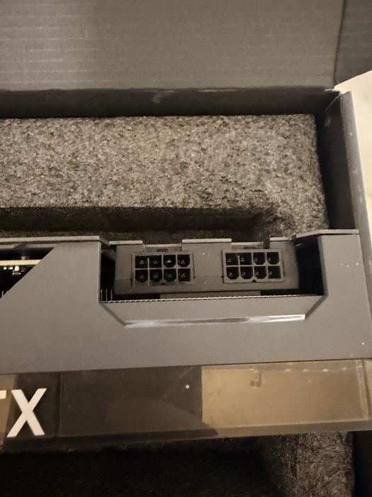 Vand placa video RTX 3080 Gigabyte 10Gb - Perfect functionala,Testata