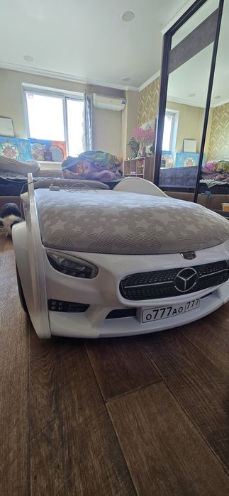 Продам кровать машина