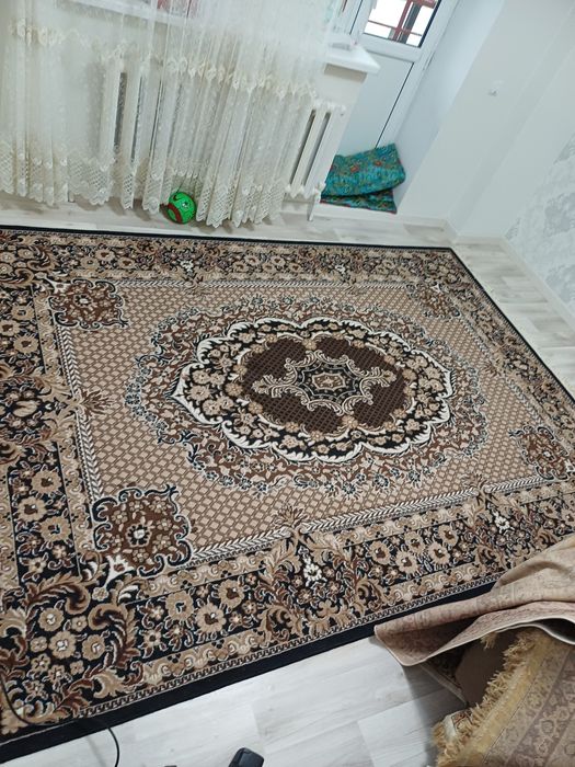 Продаётся ковер в хорошем состоянии