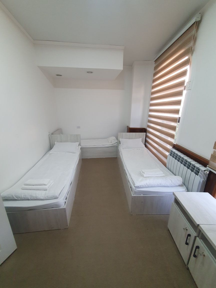 Hostel Dahbet kuchasida.Oltin juja yonida.