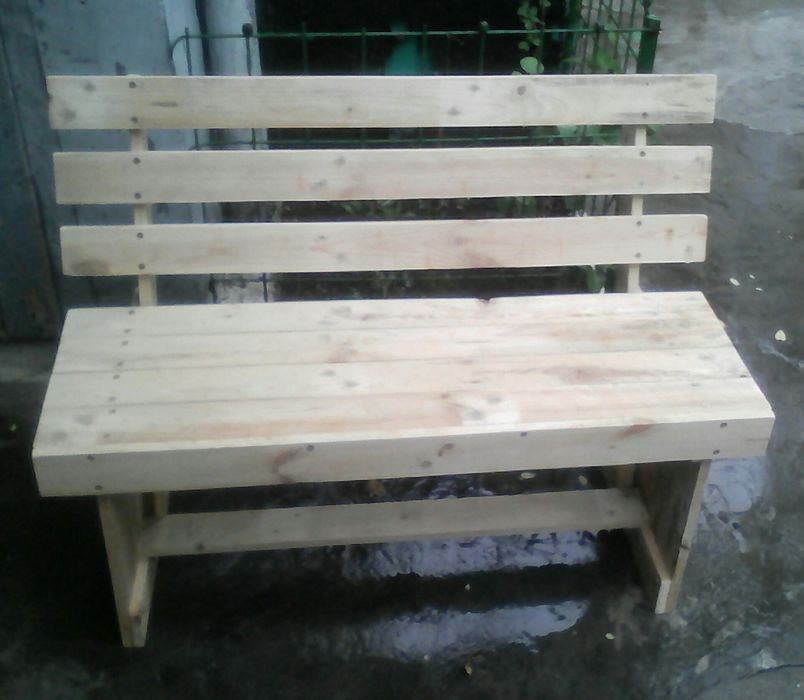 Băncuțe & Grădină - Curte