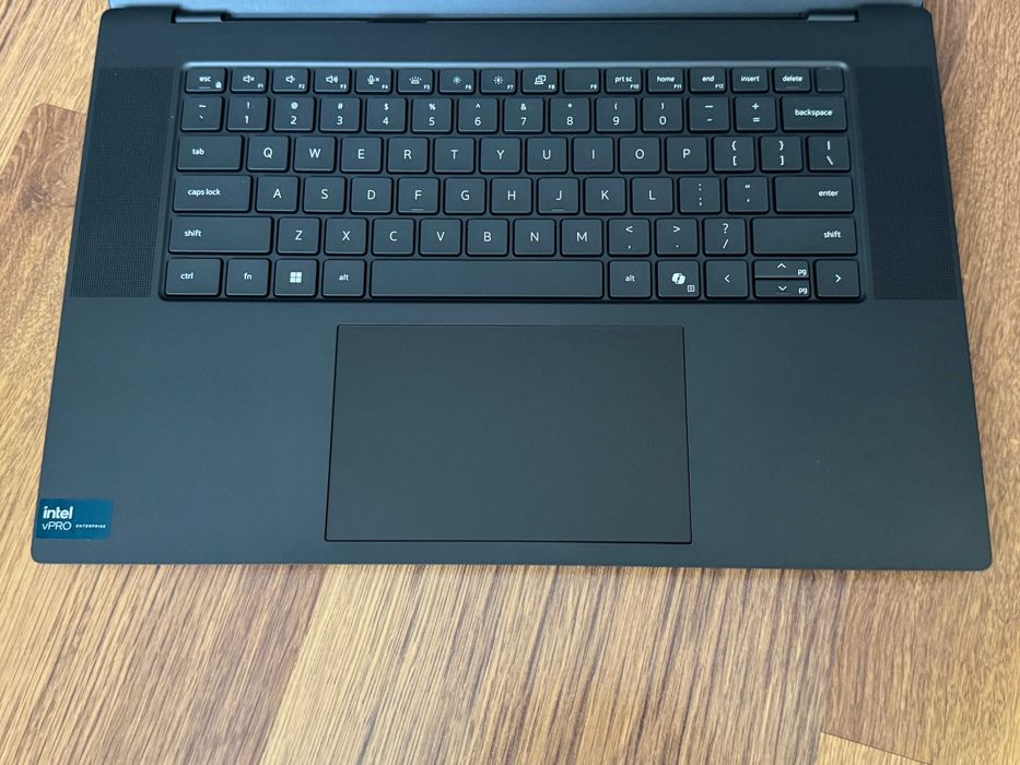 16' Ultra 7 165H DELL Precision 5690 64GB LPDDR5x/512GB/RTX 1000 Ada