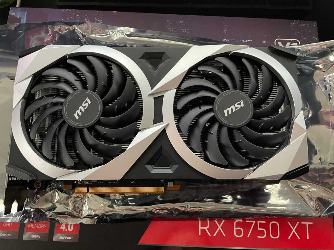 Геймърски Компютър RYZEN 5600X RX 6750 XT 12GB B550 M.2 1TB 32GB
