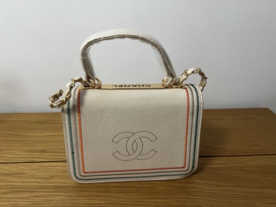 Geanta Chanel crem