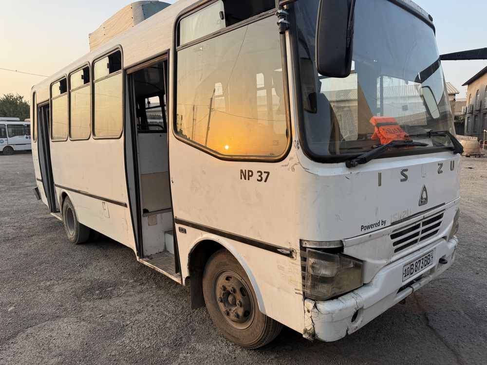 Isuzu Avtobus sotiladi