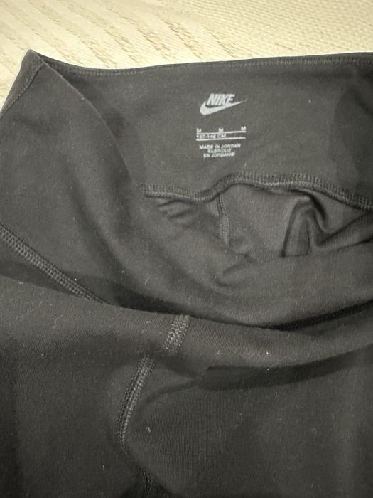 Къса пола с маргаритки на Долче и Габана