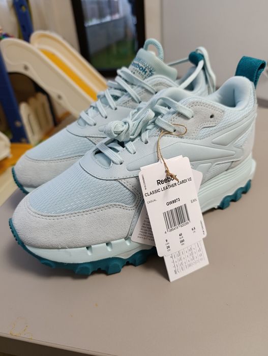 Маратонки reebok cardi b v2