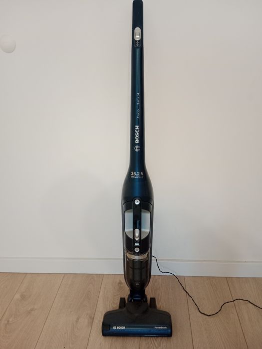 Вертикальный беспроводной пылесос Bosch