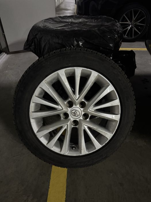 Диски от камри 55 оригинал, + зимняя резина Triangl.