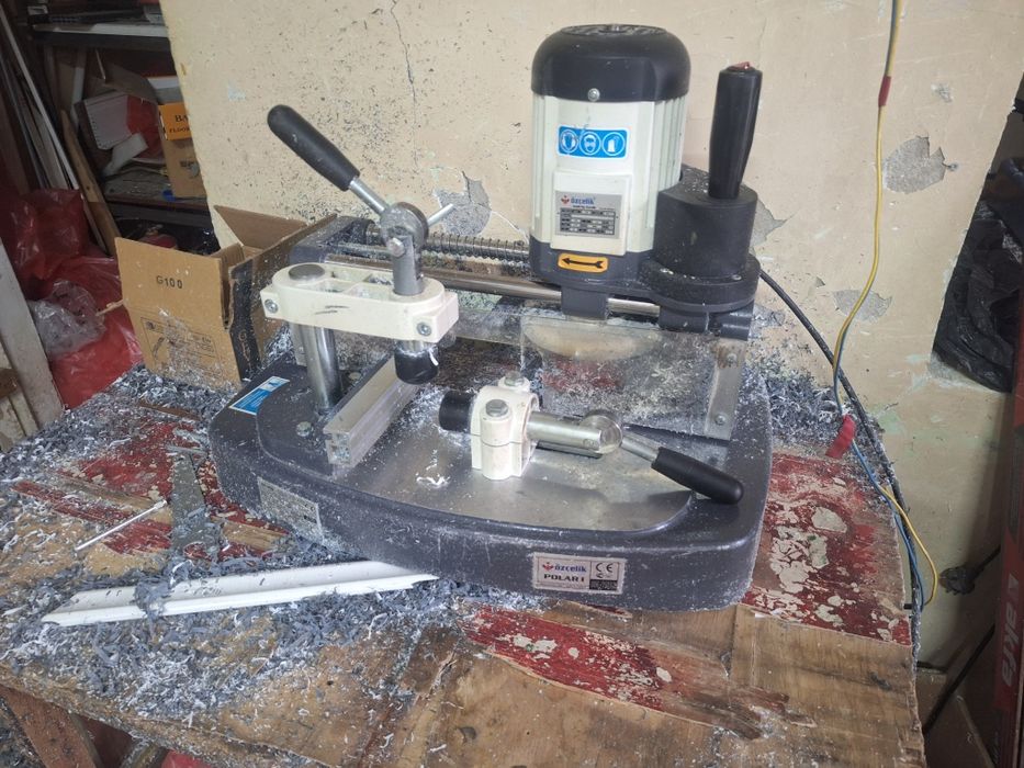 Продается оборудование для  сборки пластиковых рам