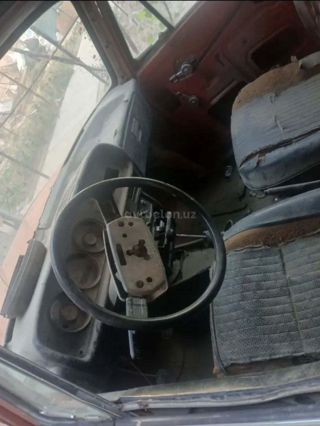 Moskvich 2140 sotiladi