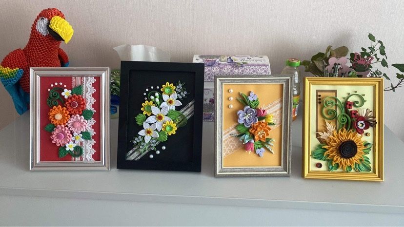 Tablou cu flori din quilling