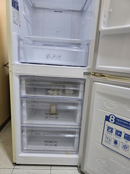 Продается Холодильник Samsung