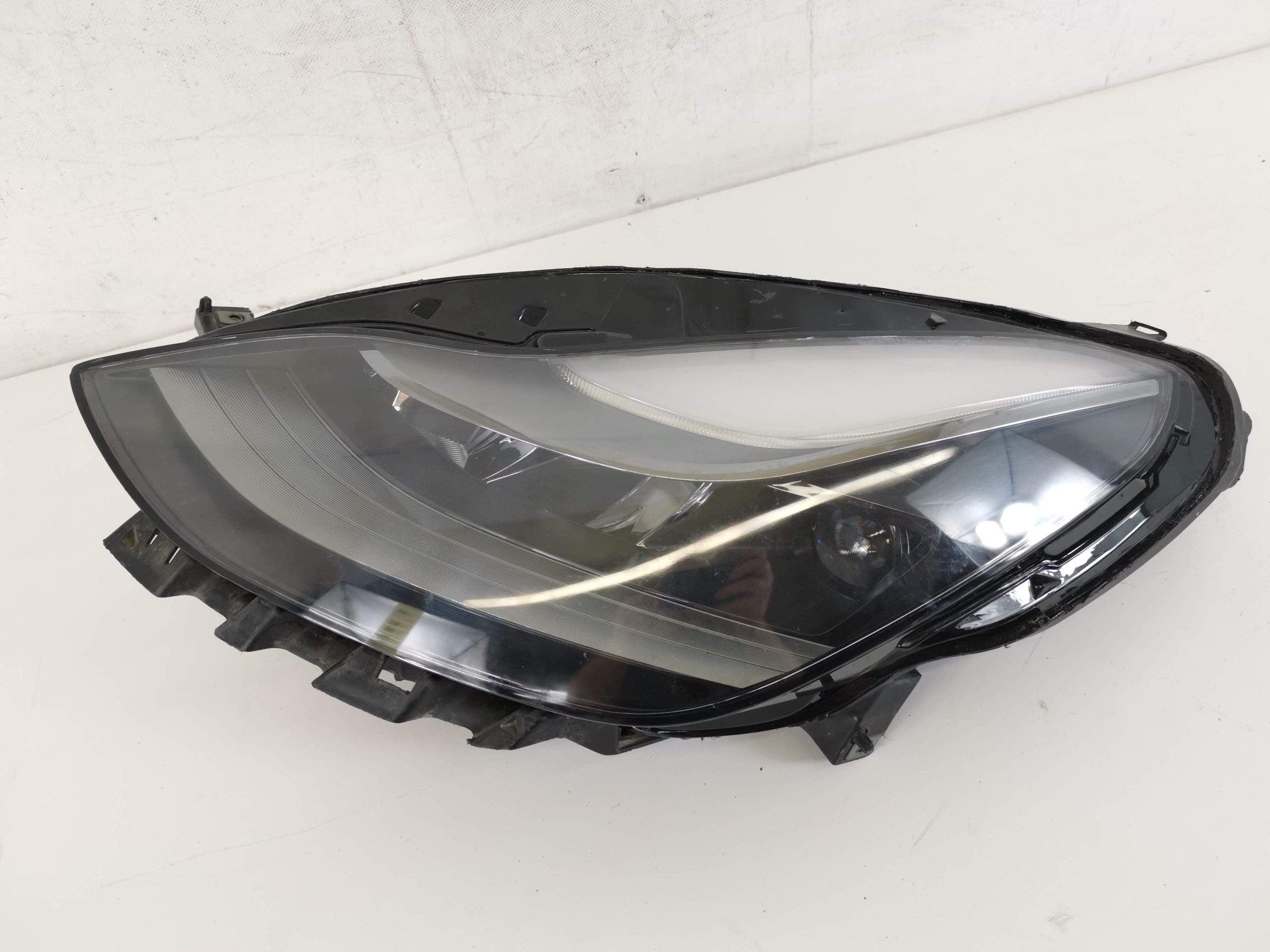 Ляв Led фар / Lqv Led far за Тесла Модел 3/Y Оригинален В добро състоя