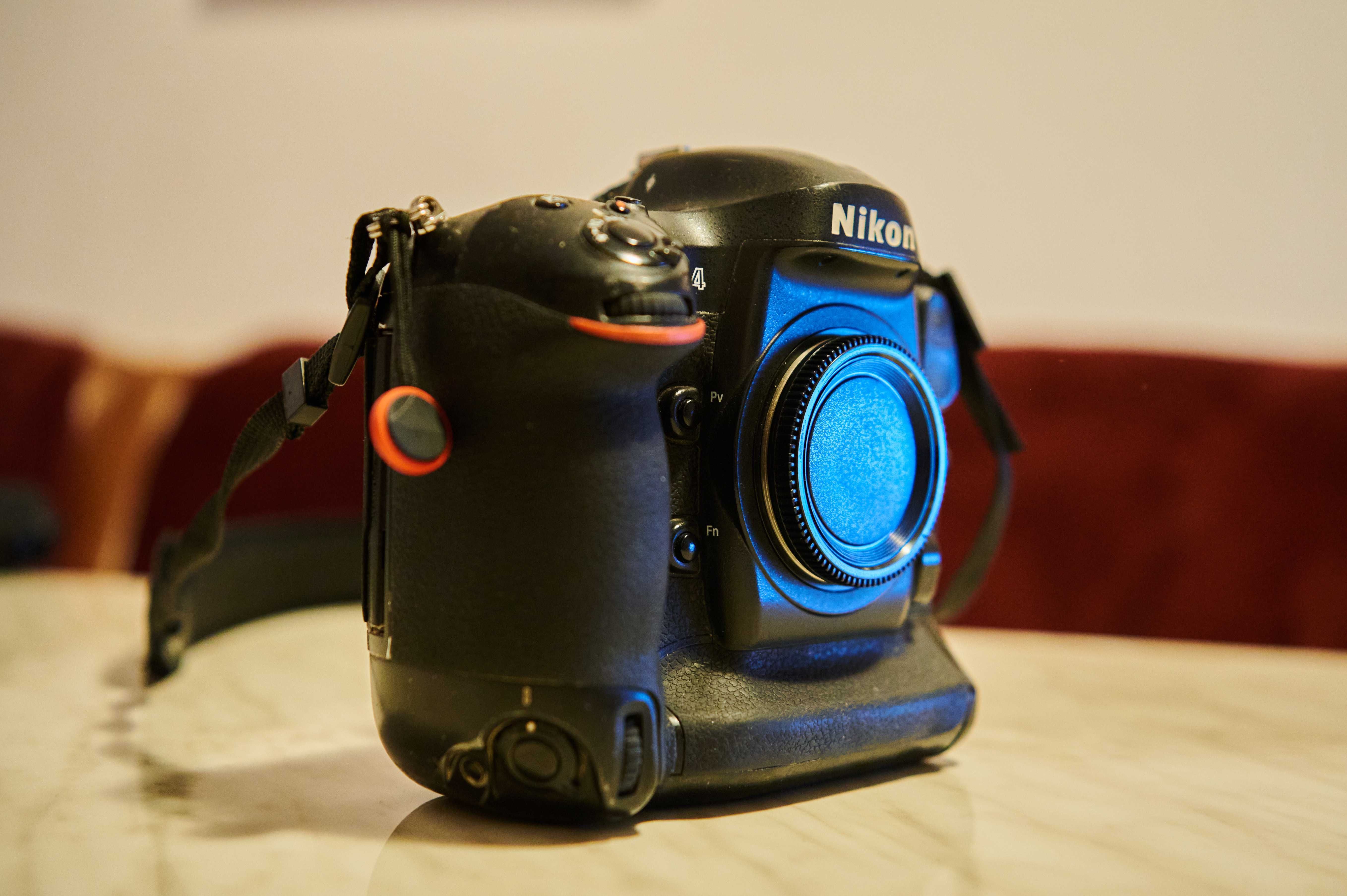 Vand Nikon D4 Body