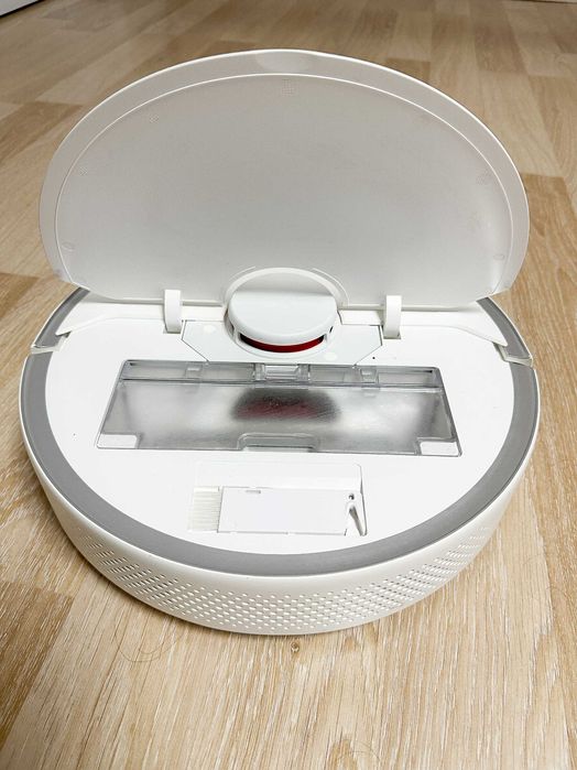 Roborock S6 Pure – Aspirator si mop, stare buna, functioneaza perfect