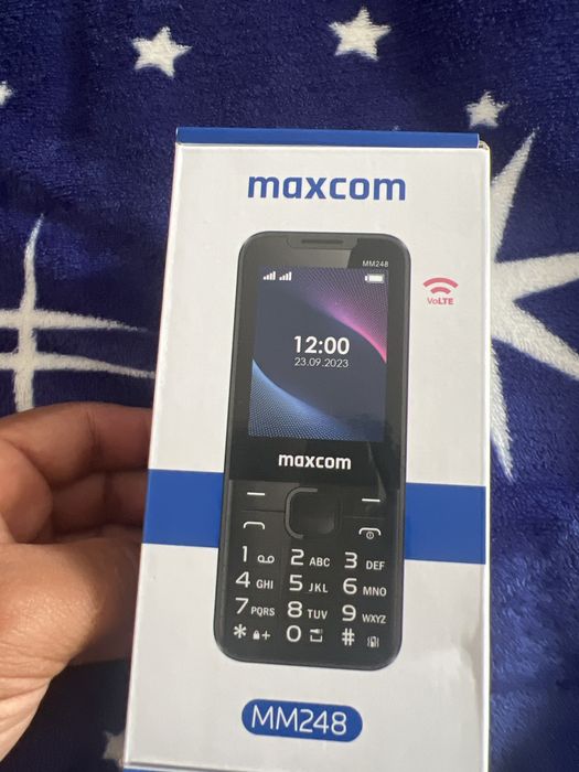 Vand telefon cu butoane