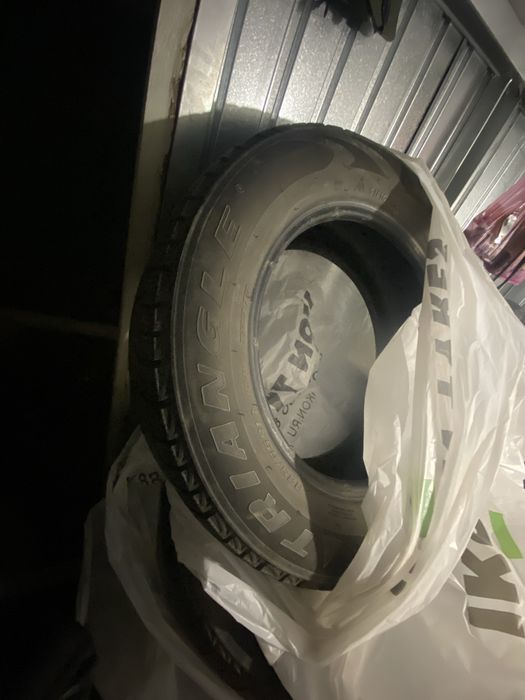 Продам резину б/у состояние нормальное