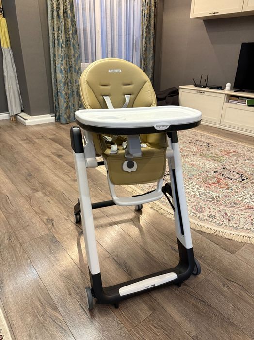 Peg Perego Siesta Follow Me стульчик для кормления в идеальном состоян