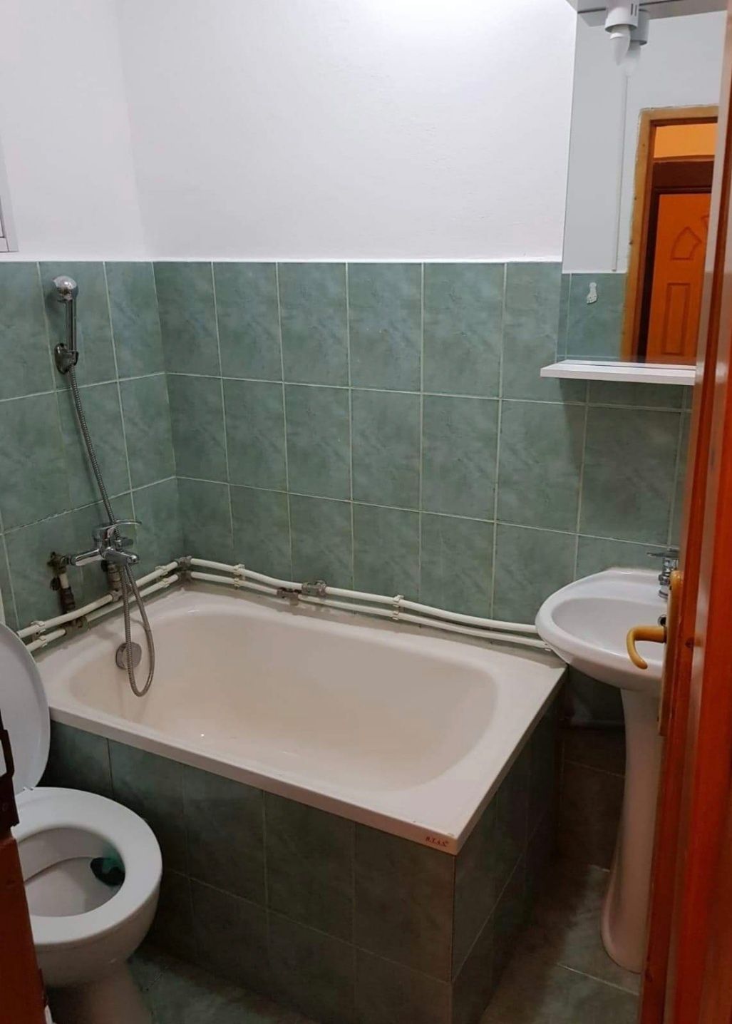 inchiriez apartament cu o camera complet mobilat utiat