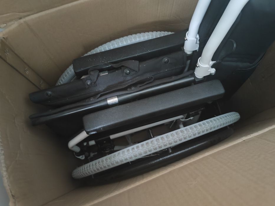 Продам инвалидную коляску