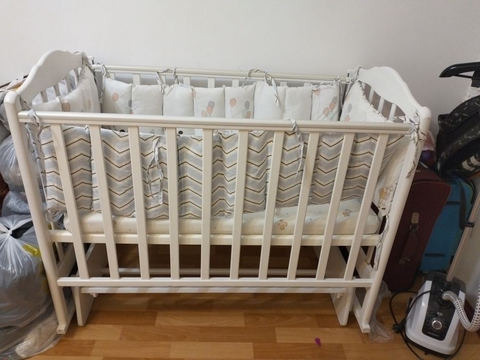 Детская кроватка