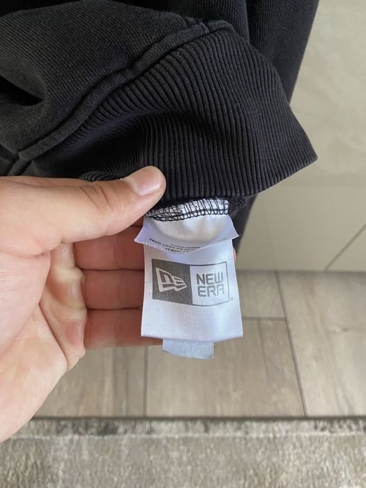 Vand hanorac new era negru nou