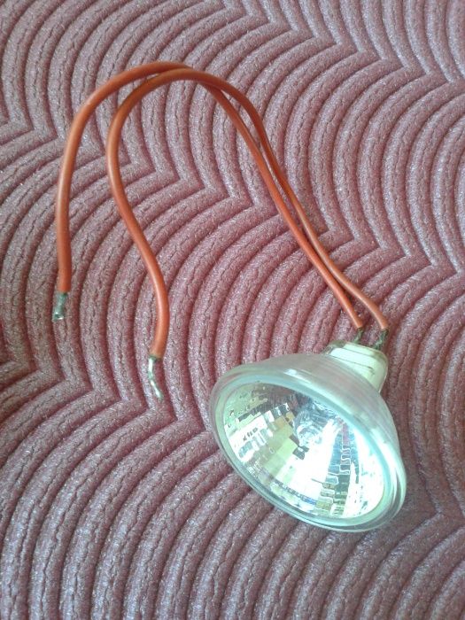 lampa /lanterna care se conecteaza cu fire la baterie