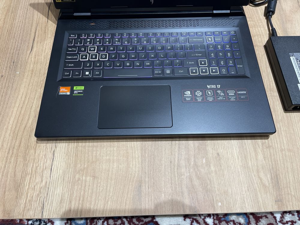 Acer Nitro 17.3 Ryzen 7 7840HS Rtx4060