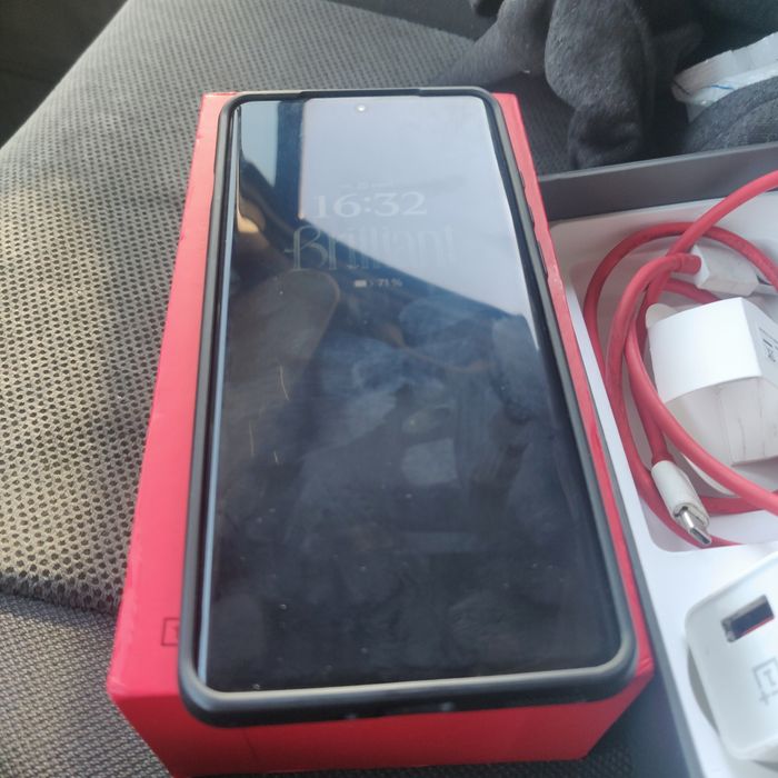 One plus 12.  16/512