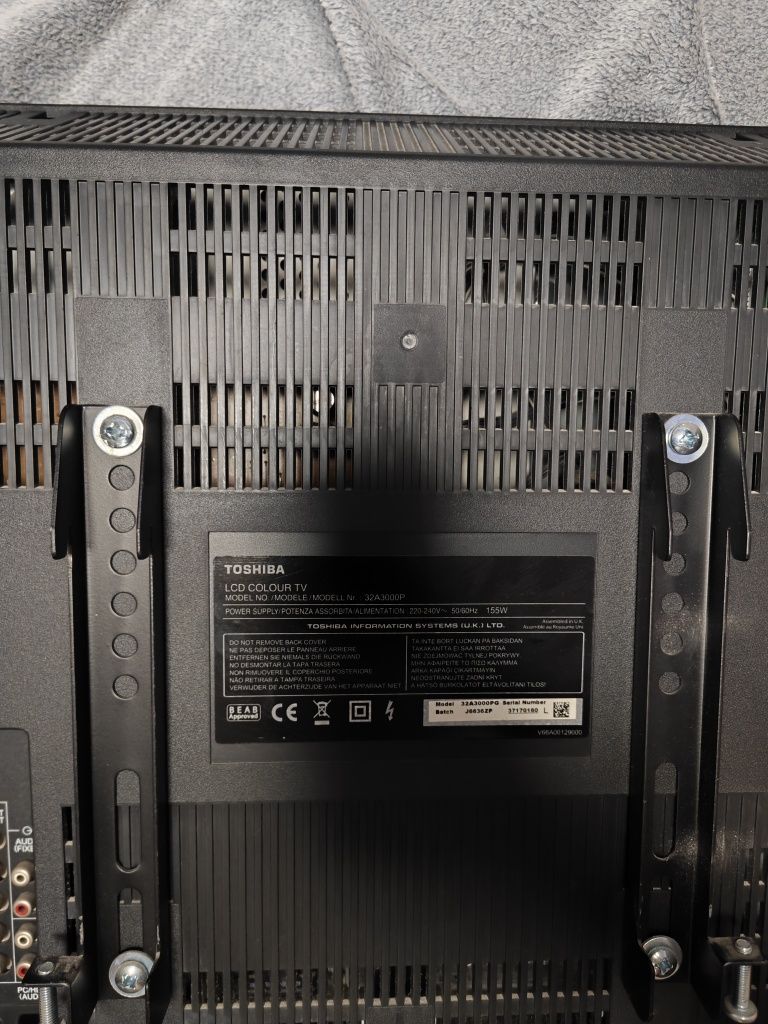 Телевизор  Toshiba  Regza 32 LCD