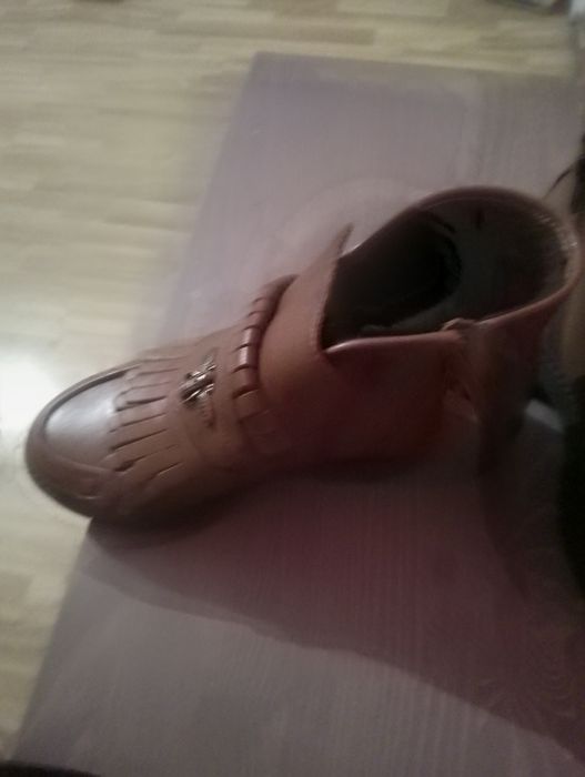 Ghete dama din piele