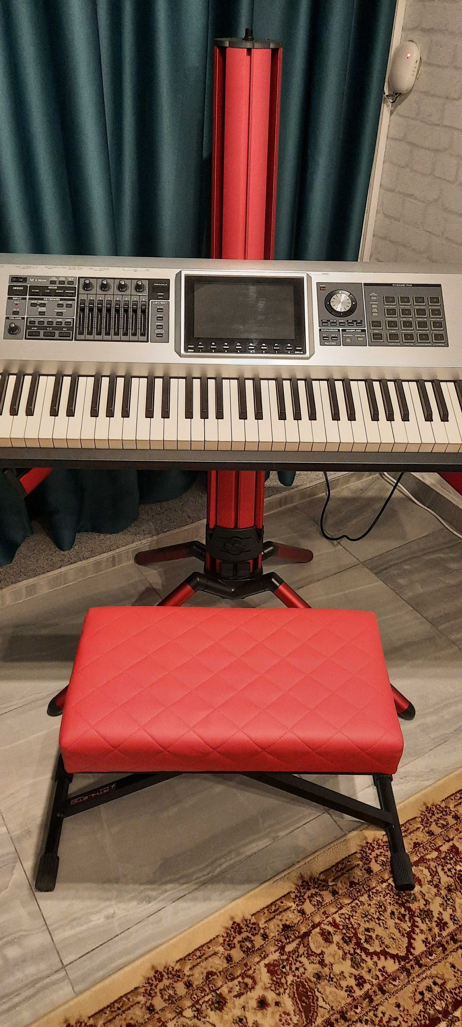 Синтезатор Roland Fantom G8