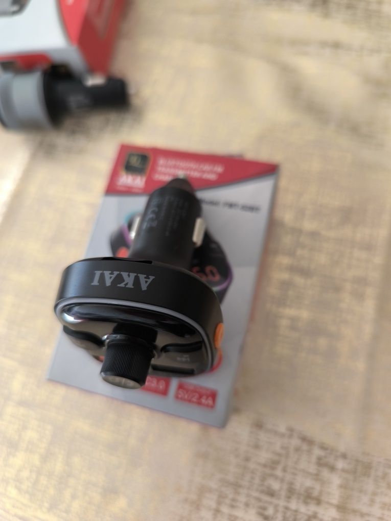 FM трансмитер AKAI FMT-52BT USB, слот за карта памет