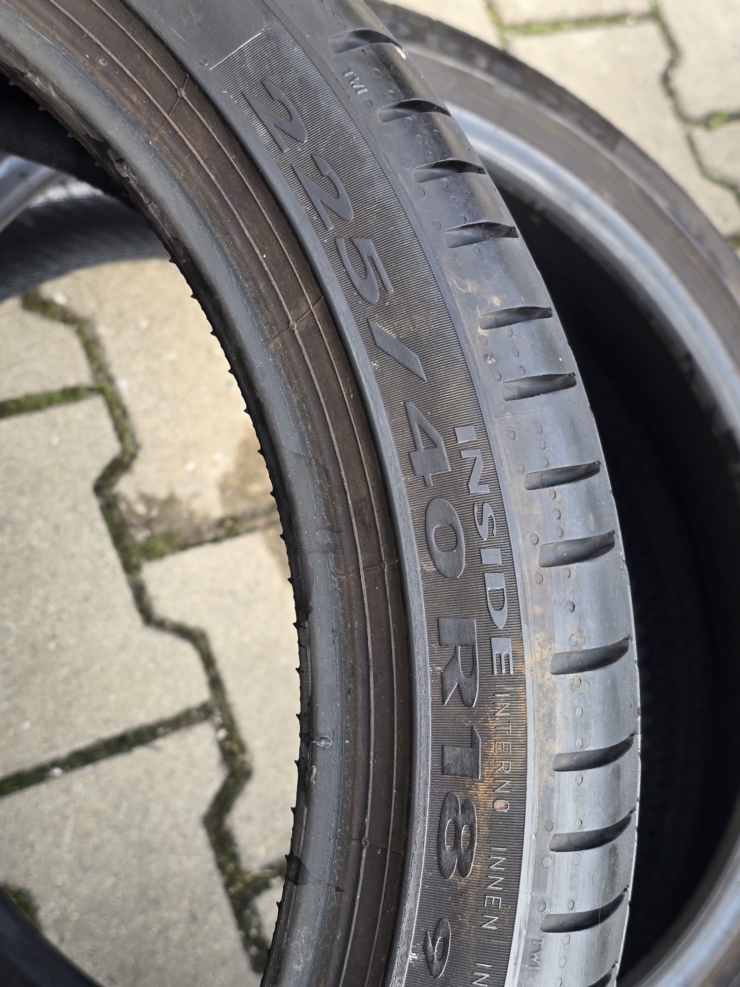 225 40 18 Pirelli