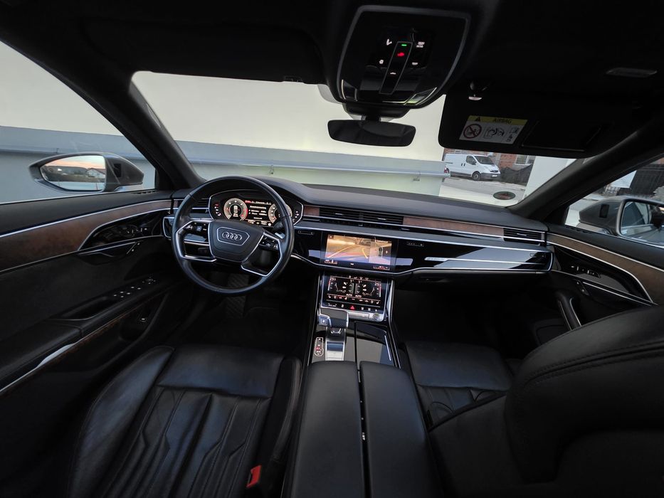 Audi A8 5.0d mile Hibrid recent adus Germania