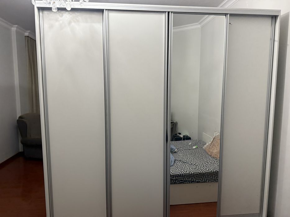 Шкаф-купе для одежды