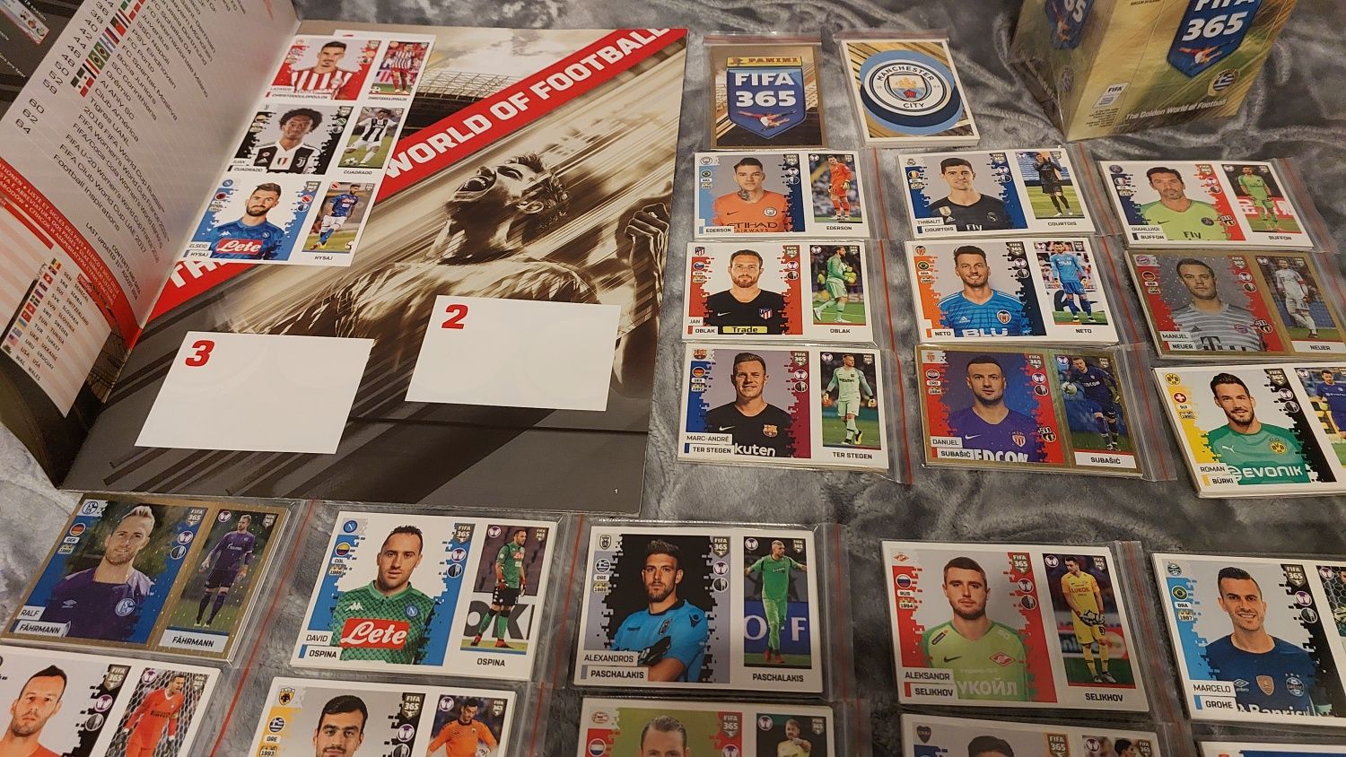 Fifa 2019 Panini (Greece edition) полный, новый комплект наклеек+бокс