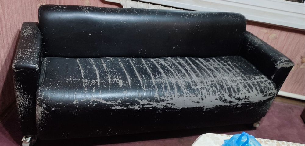 Продаем диван срочно