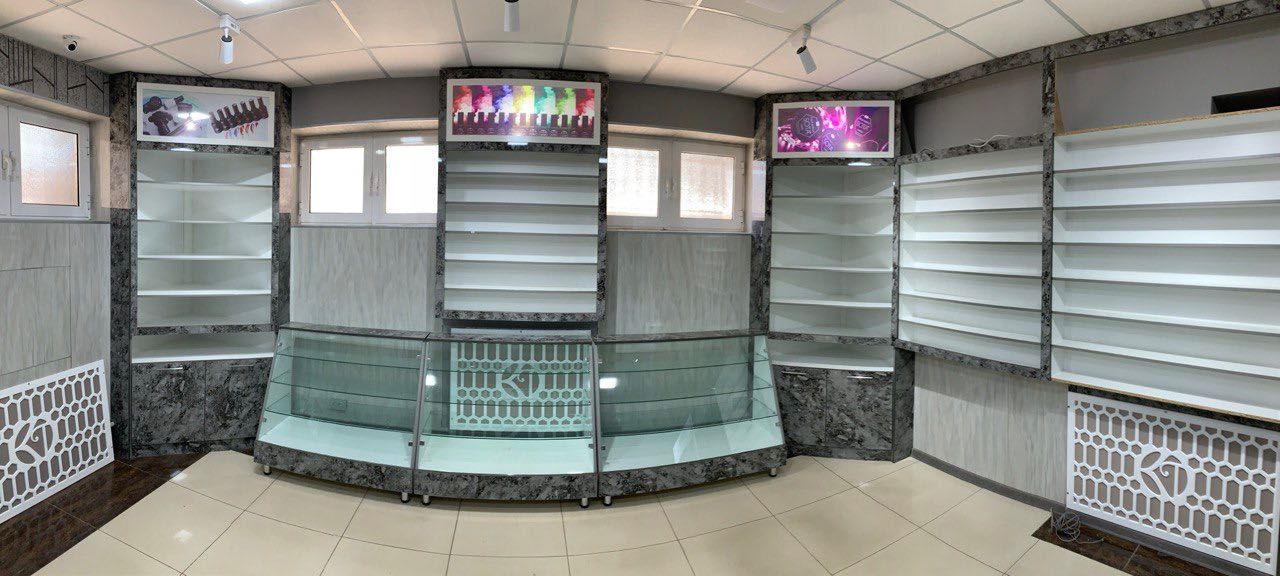 Продается мебель, ресепшен и витрины для салона красоты или магазина