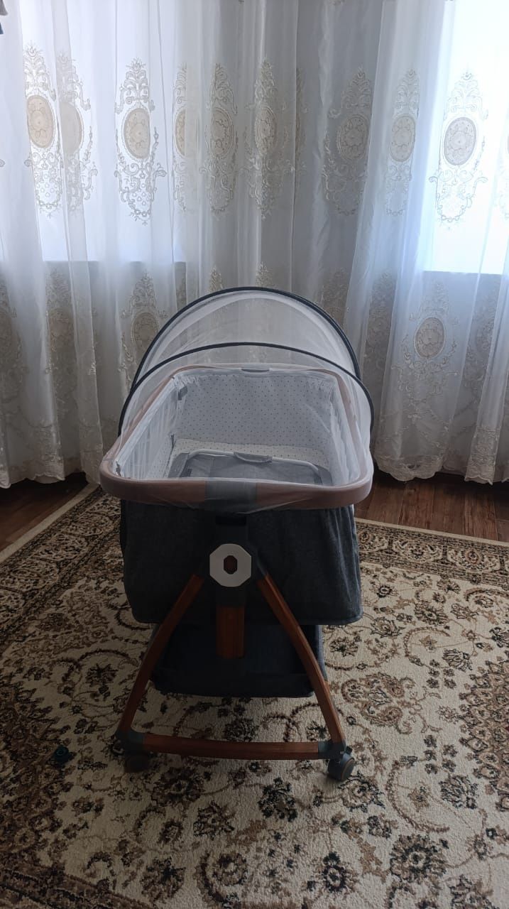 Манеж—кровать полозья для качания