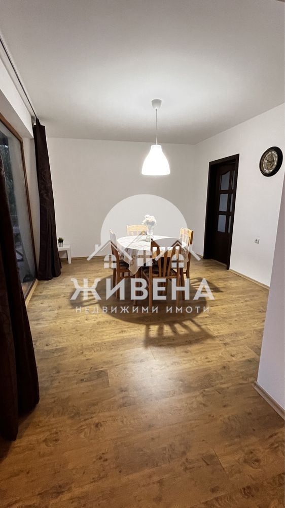 Продавам къща в с. Царичино, обл. Добрич, площ 270 кв.м