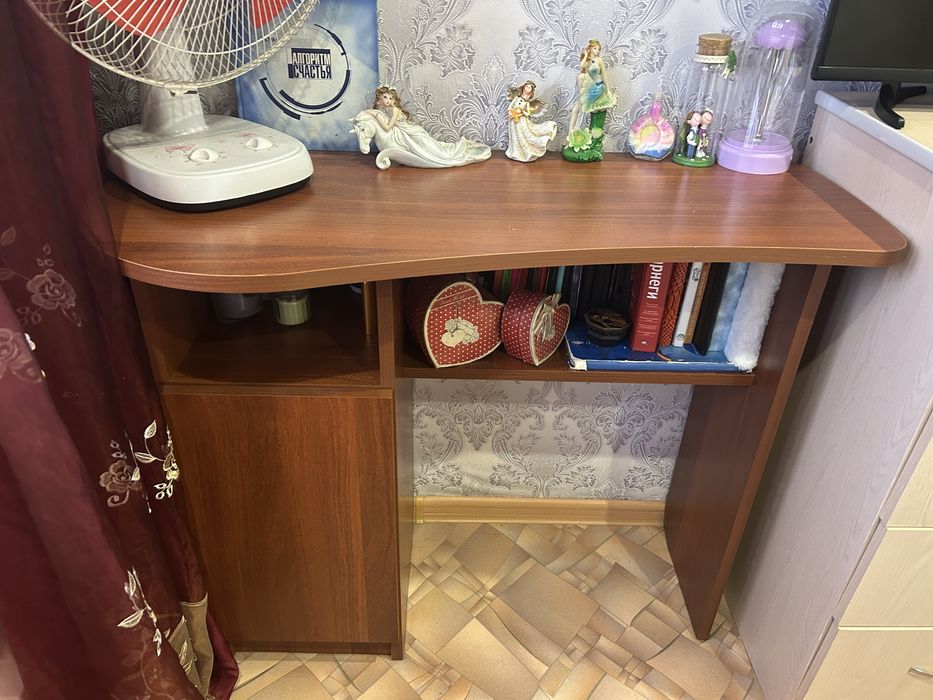 Продам спальный гарнитур