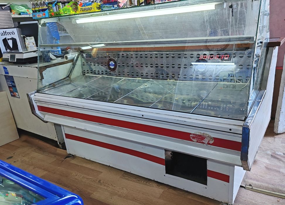 Vitrina frigorifica orizontala,lungime 1,75cm stare foarte de funcțion